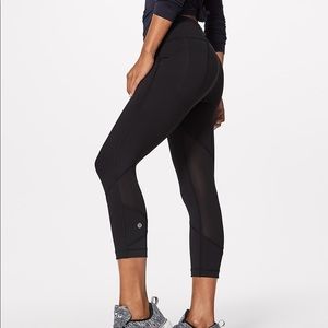 NWOT Black Lululemon Pace rival crop